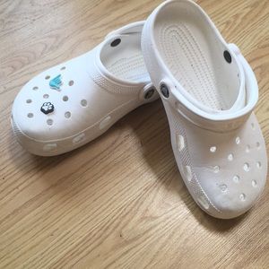 CROCS w 9 white